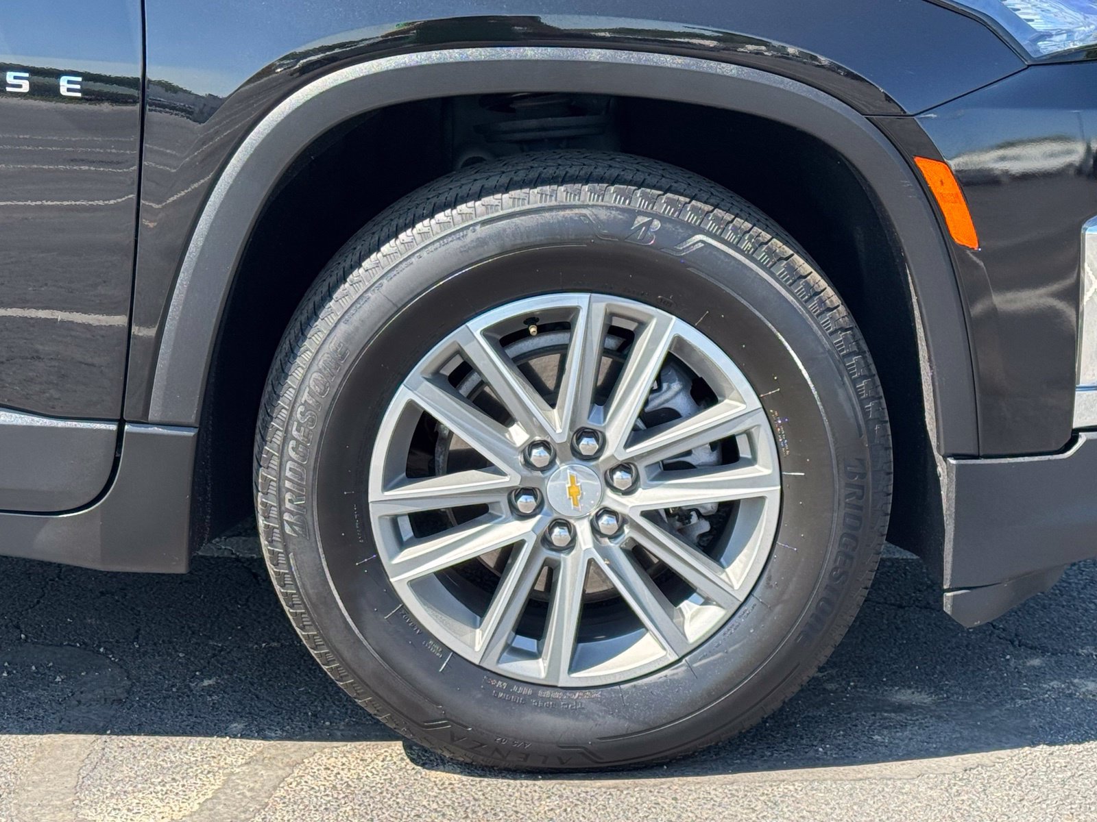 Used 2023 Chevrolet Traverse LT FWD image 59