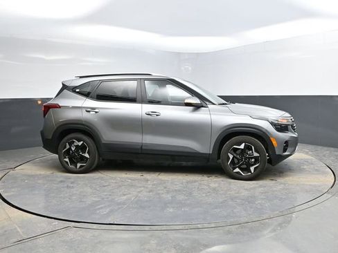 Used 2025 Kia Seltos S image 12