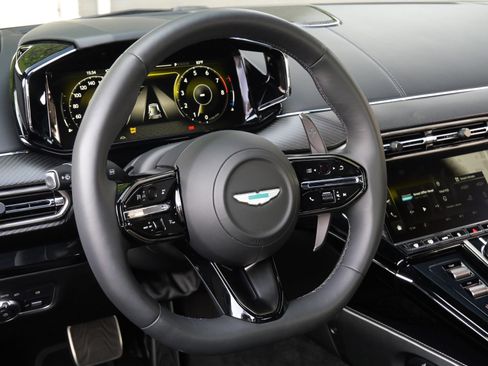 Used 2026 Aston Martin V8 Vantage S RWD image 11