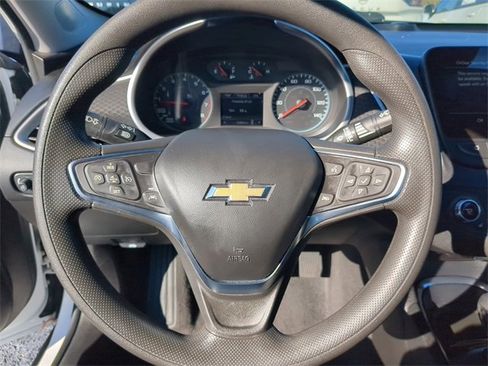 Used 2024 Chevrolet Malibu LT image 32