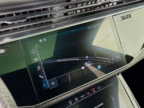 Used 2022 Audi RS Q8 image 13