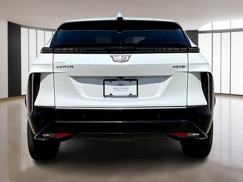 New 2025 Cadillac Lyriq Luxury image 4