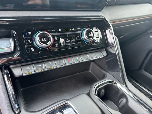 Used 2025 GMC Sierra 1500 AT4 AWD/4WD image 22