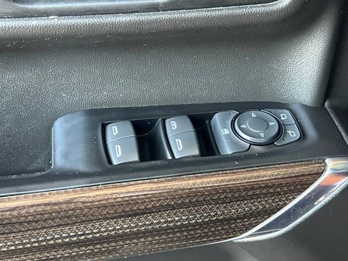 Used 2021 Chevrolet Silverado 1500 RST image 12