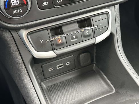 Certified 2023 GMC Terrain SLE w/ Driver Convenience Package image 28