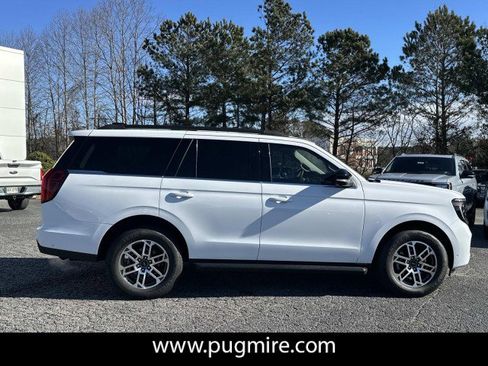 New 2025 Ford Expedition Active image 8