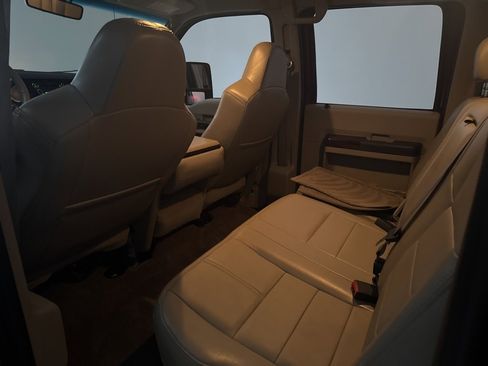 Used 2010 Ford F350 Lariat image 31
