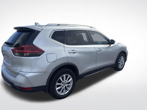 Used 2020 Nissan Rogue SV FWD image 11