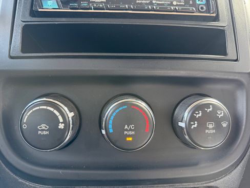 Used 2015 Jeep Patriot Sport FWD image 11