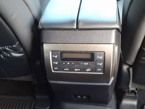 Used 2022 Lexus GX 460 Premium w/ Premium Package AWD/4WD image 16