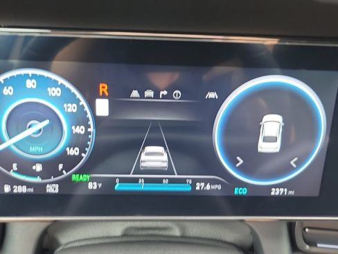 Certified 2025 Hyundai Elantra SEL FWD image 22