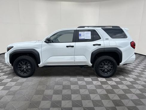 Used 2025 Toyota 4Runner SR5 AWD/4WD image 4