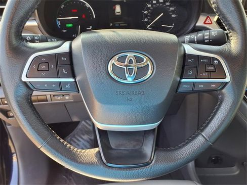Used 2024 Toyota Sienna XLE image 15