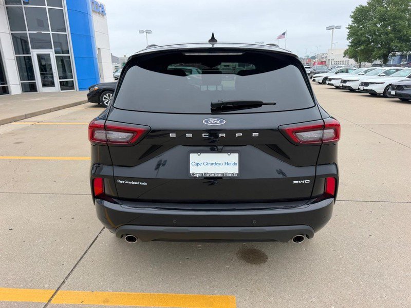 Used 2023 Ford Escape ST-Line Select w/ Tech Pack #2 AWD/4WD image 3