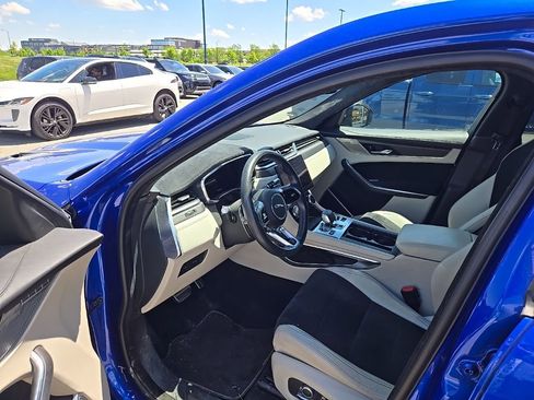 Used 2022 Jaguar F-PACE SVR AWD/4WD image 16