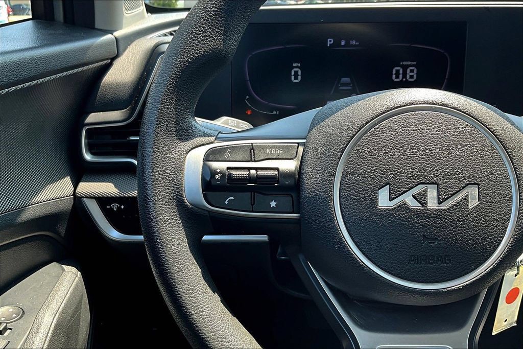Used 2023 Kia Sportage LX AWD/4WD image 11