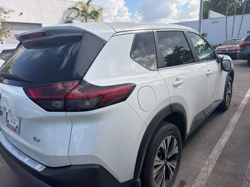 Used 2023 Nissan Rogue SV image 6