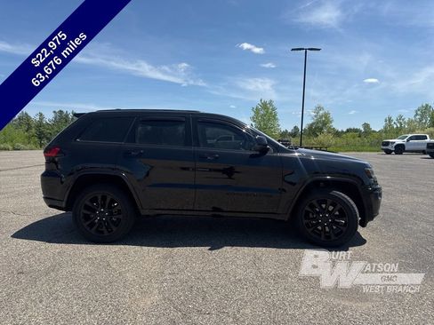 Used 2021 Jeep Grand Cherokee Laredo X AWD/4WD image 7