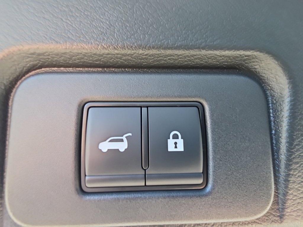Certified 2025 Nissan Rogue SL AWD/4WD image 12