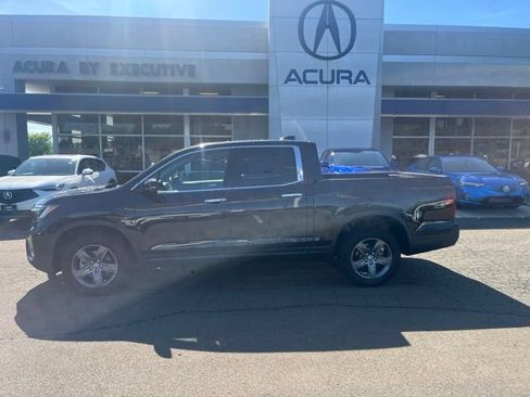 Used 2023 Honda Ridgeline RTL-E image 2