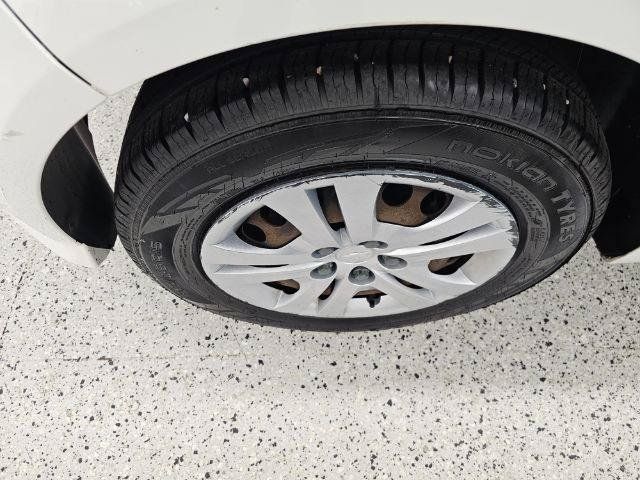 Used 2018 Chevrolet Sonic LT FWD image 40