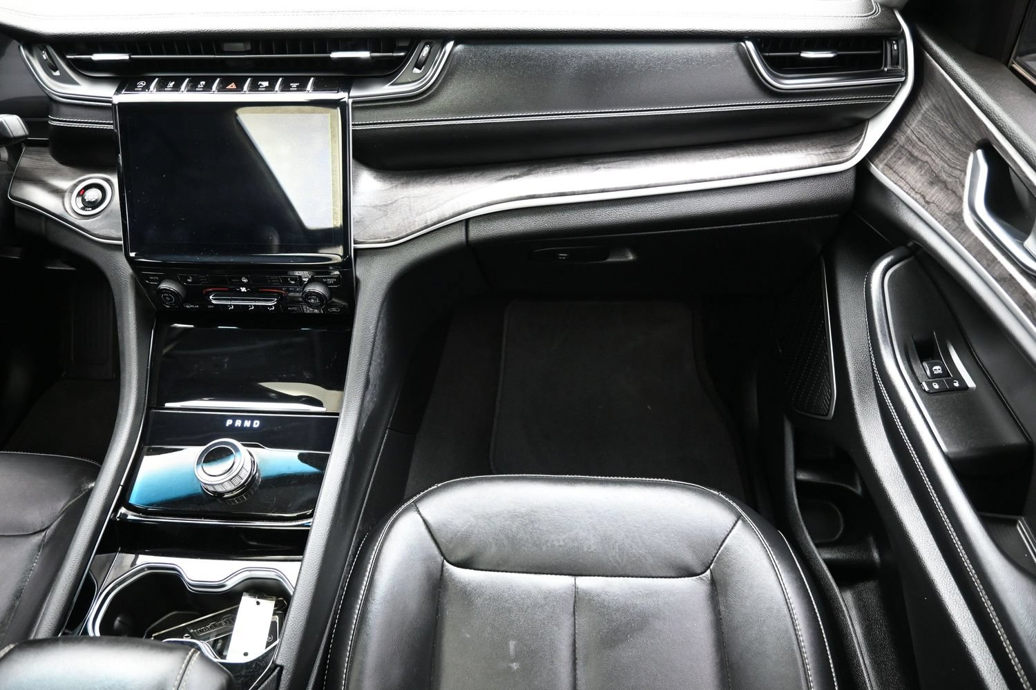 Used 2021 Jeep Grand Cherokee L Limited RWD image 40