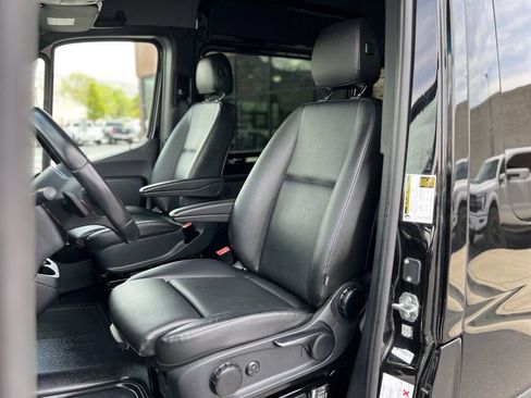 Used 2024 Mercedes-Benz Sprinter 2500 image 20