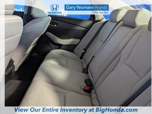 Used 2025 Honda Accord SE image 17