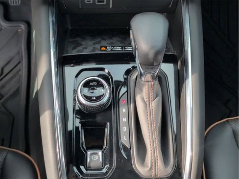 Used 2023 GMC Canyon AT4 w/ AT4 Premium Package image 26