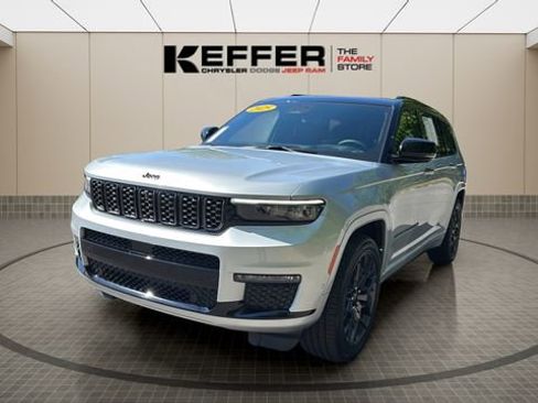 Used 2025 Jeep Grand Cherokee L Summit AWD/4WD image 1