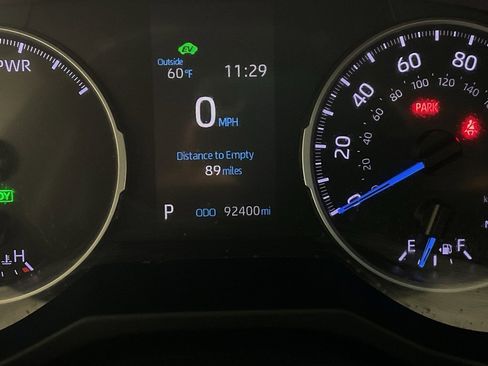 Used 2021 Toyota RAV4 LE image 35