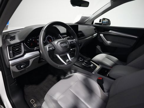 Used 2019 Audi Q5 2.0T Premium image 24