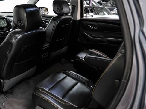 Used 2019 Chevrolet Traverse RS image 35