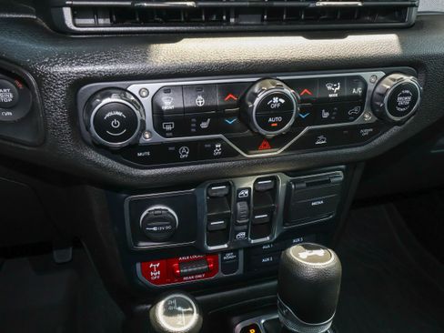 Used 2024 Jeep Wrangler Unlimited Sport AWD/4WD image 20