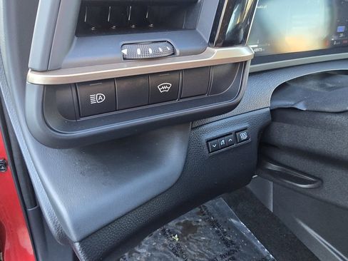 Certified 2023 Toyota Crown Platinum image 20