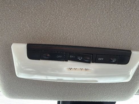 Used 2020 Nissan Versa S FWD image 21