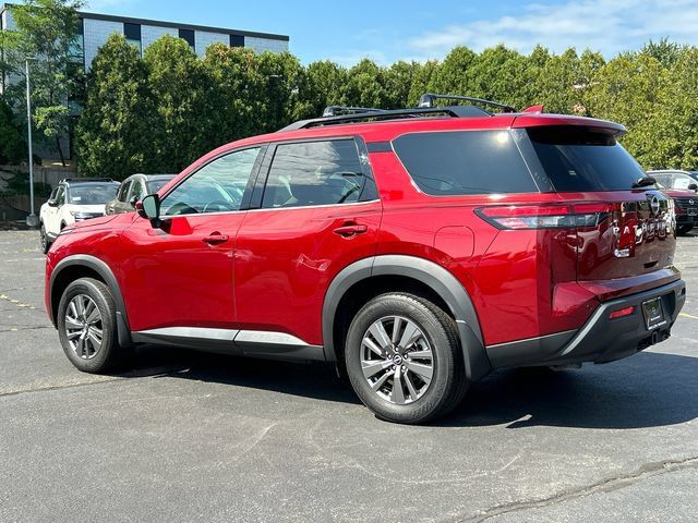 Certified 2024 Nissan Pathfinder SV w/ SV Premium Package AWD/4WD image 4