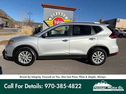 Used 2018 Nissan Rogue SV image 3