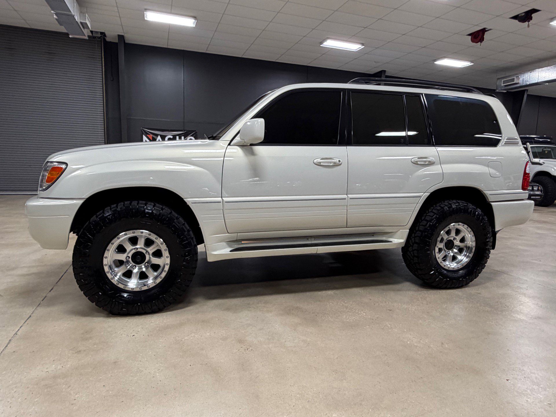 Used 2002 Lexus LX 470 4WD image 10