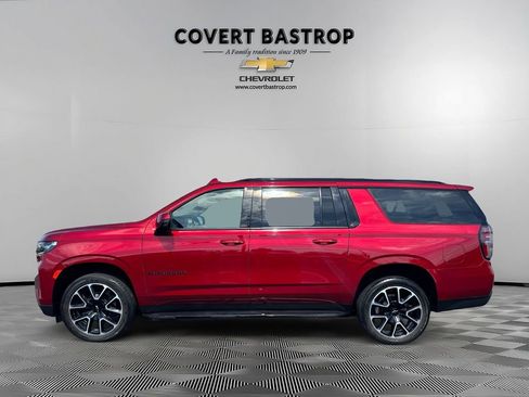 Used 2022 Chevrolet Suburban RST w/ Luxury Package AWD/4WD image 4