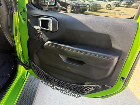 Used 2019 Jeep Wrangler Unlimited Sahara image 22