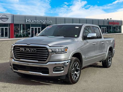 Used 2025 RAM 1500 Laramie AWD/4WD image 4