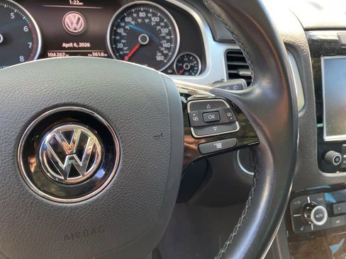 Used 2014 Volkswagen Touareg Executive image 12