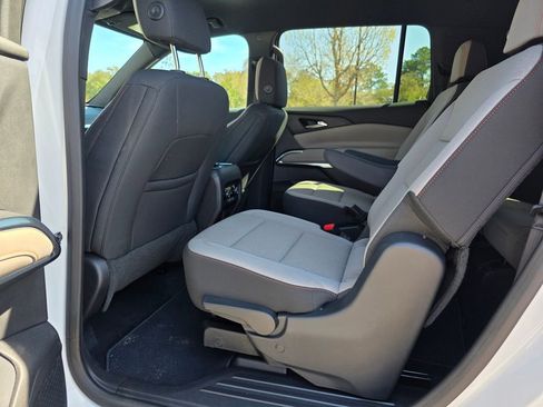 Certified 2024 Chevrolet Traverse LT image 28