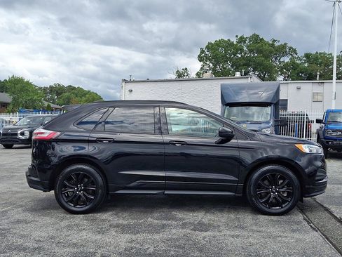 Certified 2022 Ford Edge SE w/ Black Appearance Package AWD/4WD image 7