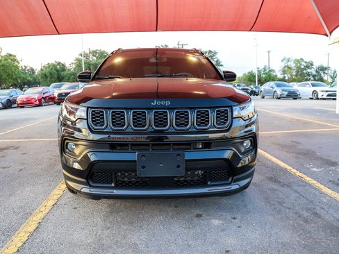 Used 2025 Jeep Compass Latitude w/ Altitude Special Edition AWD/4WD image 4