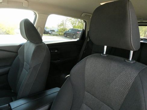 Used 2024 Nissan Rogue SV image 29