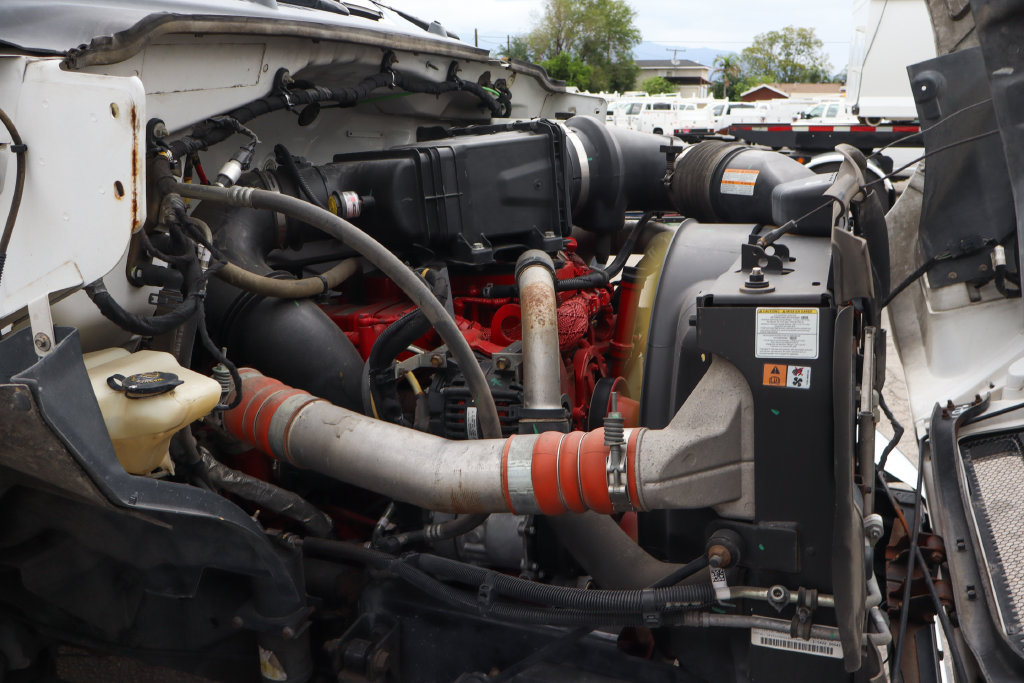 Used 2015 Ford F650 2WD Crew Cab Super Duty image 14