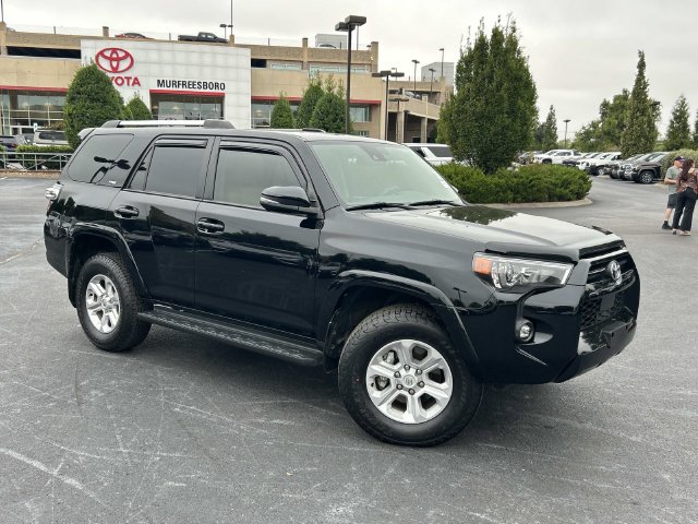 Used 2022 Toyota 4Runner SR5 Premium w/ Moonroof Package AWD/4WD image 2