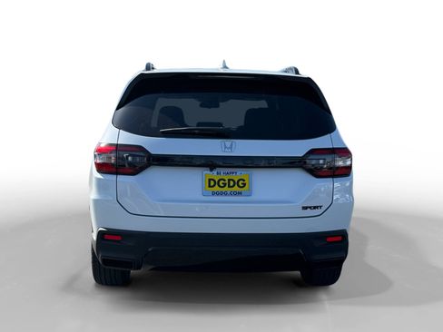 New 2026 Honda Pilot Sport image 4